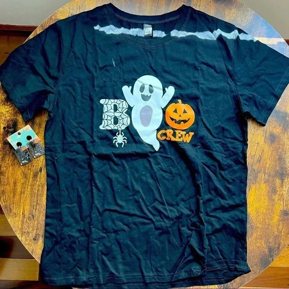 BUNDLE: (1) Shein “Boo Crew” Halloween woman’s tee size: XL (1) pair earrings - Picture 1 of 8